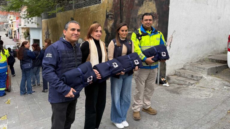 Entregan cobertores a familias vulnerables en San Pedro