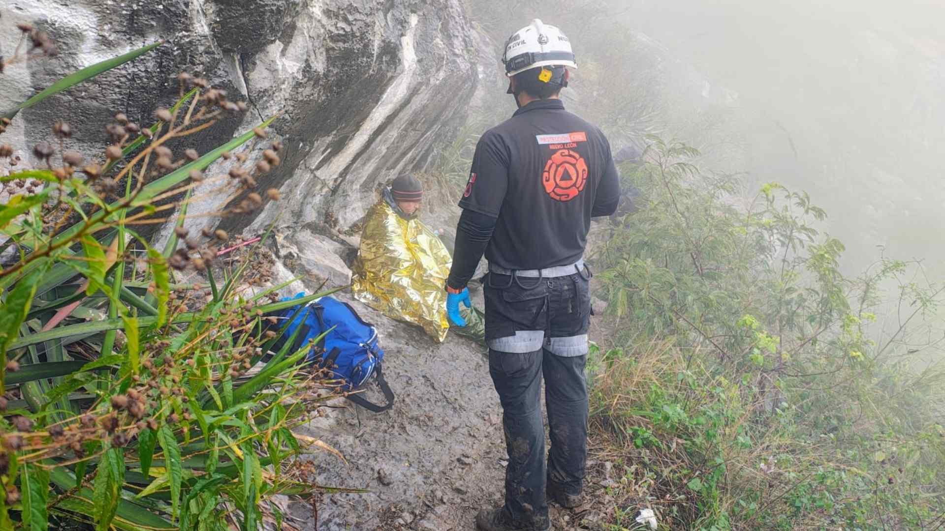 Protección Civil salva a excursionistas con hipotermia