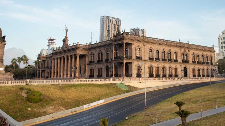 Niega Gobierno de Nuevo León recorte de recursos a Poderes y organismos autónomos