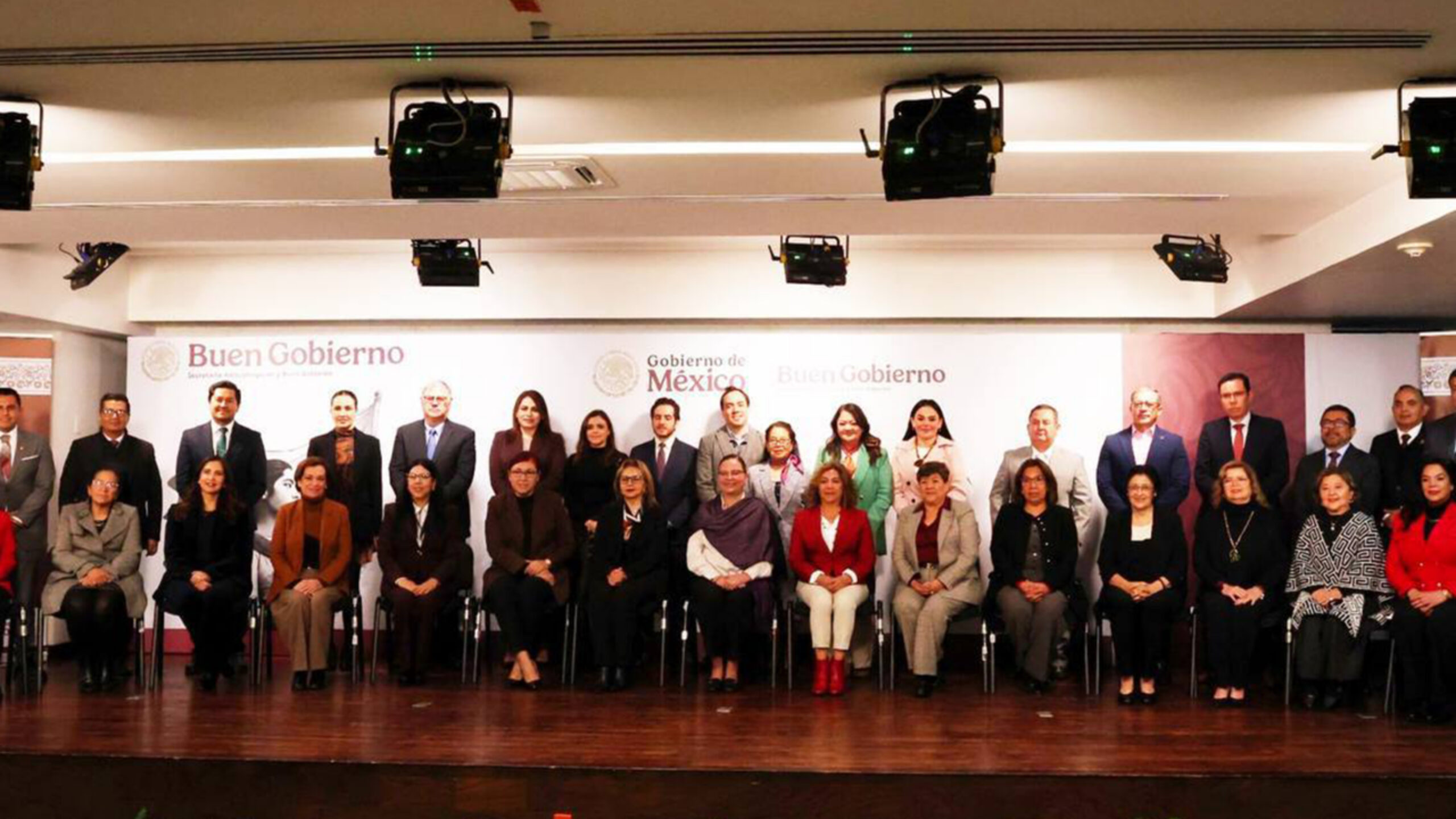 Plecas e informacion (71)