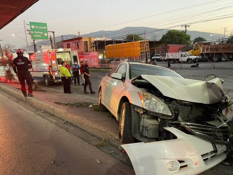 Choque en Avenida Aztlán deja un herido esta mañana