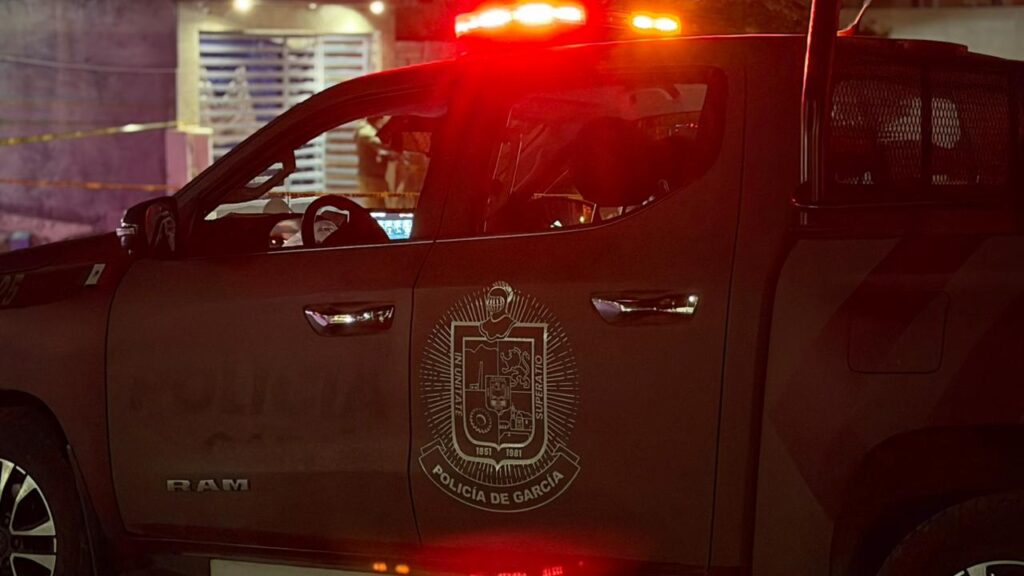 Ataque armado deja vehículo baleado en García