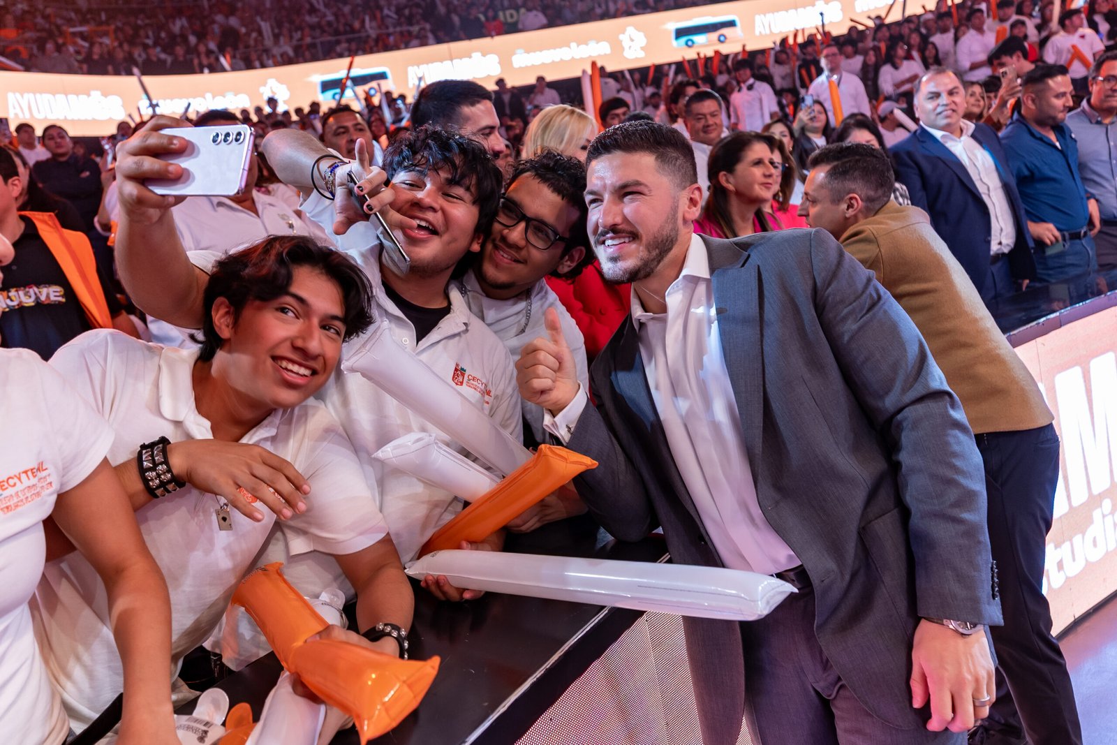 05 ANUNCIAN SAMUEL Y MARIANA “AYUDAMOS A LOS ESTUDIANTES”; TARIFA PREFERENCIAL PARA ESTUDIANTES