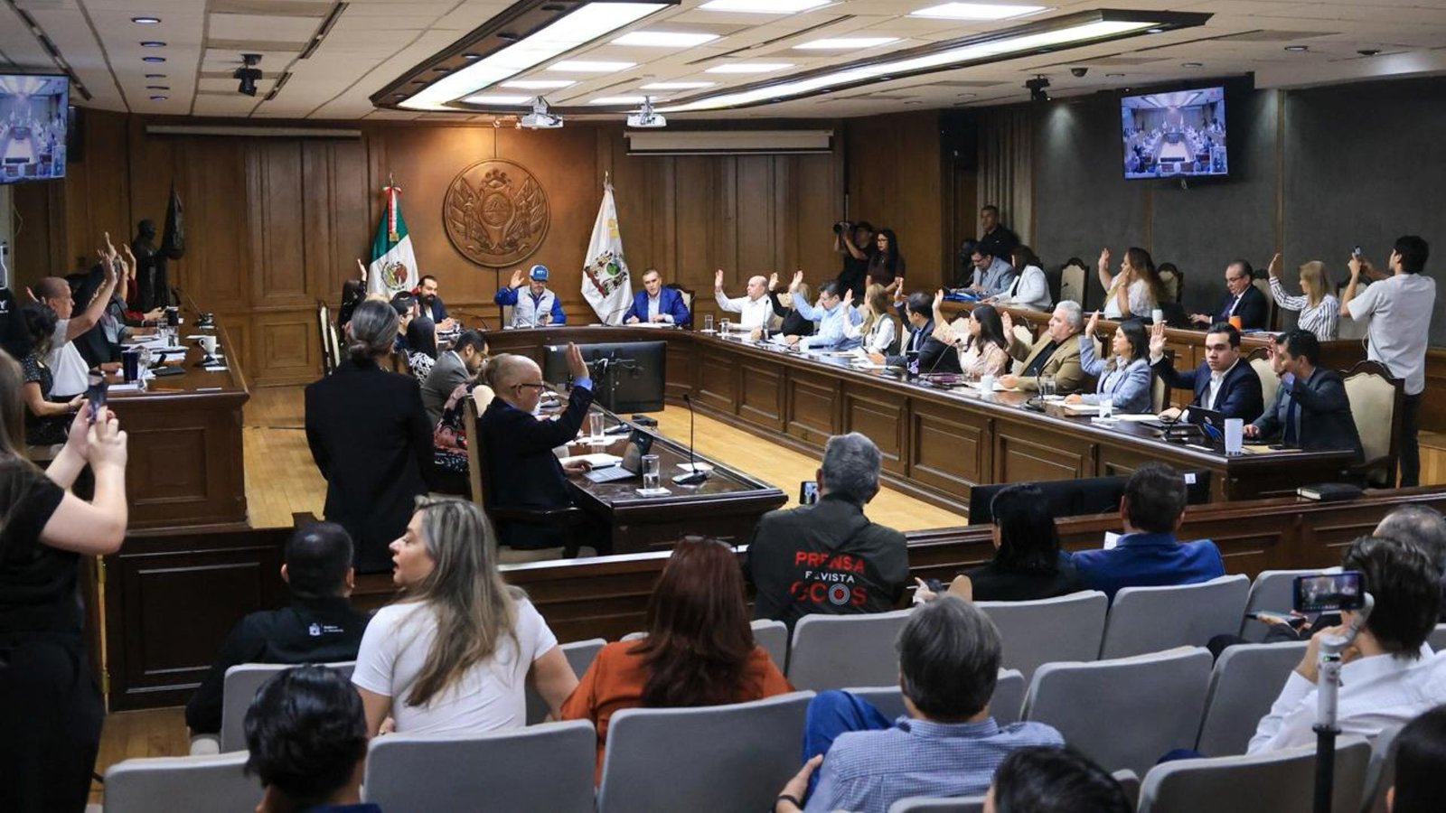 “Cabildo de Monterrey aprueba galardón Mujer que Inspira María Elena Chapa