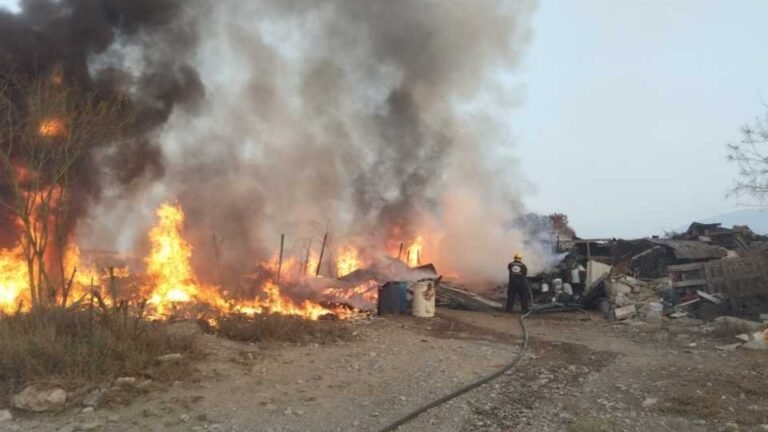 Movilización por incendio en Residencial Santa Catarina