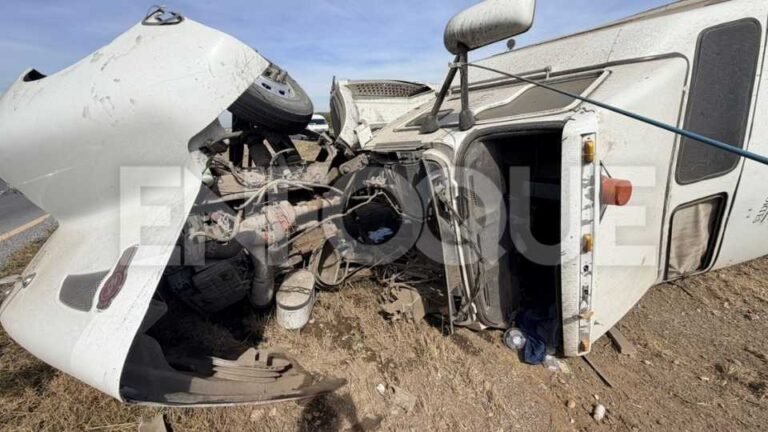 tráiler volcó Carretera Nacional