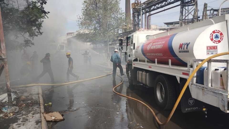 tráiler cartón incendiado Obrerista