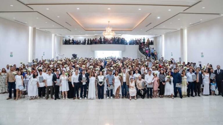 Se casan más de 150 parejas en bodas comunitarias en Salinas Victoria