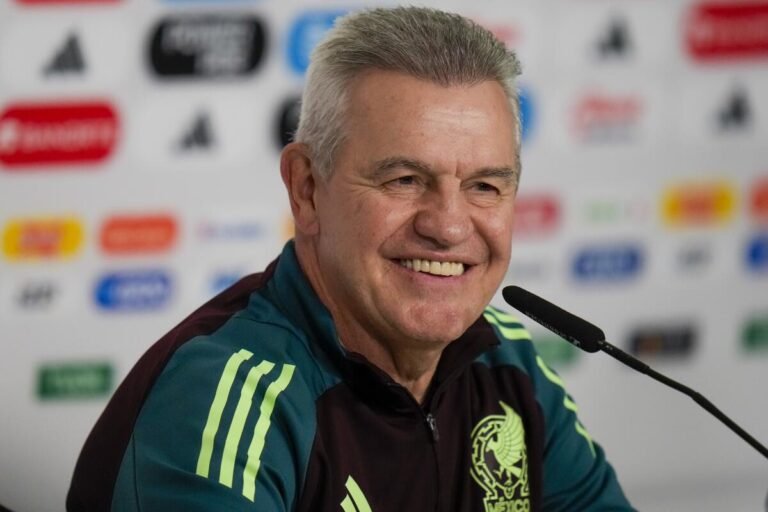 JAVIER AGUIRRE