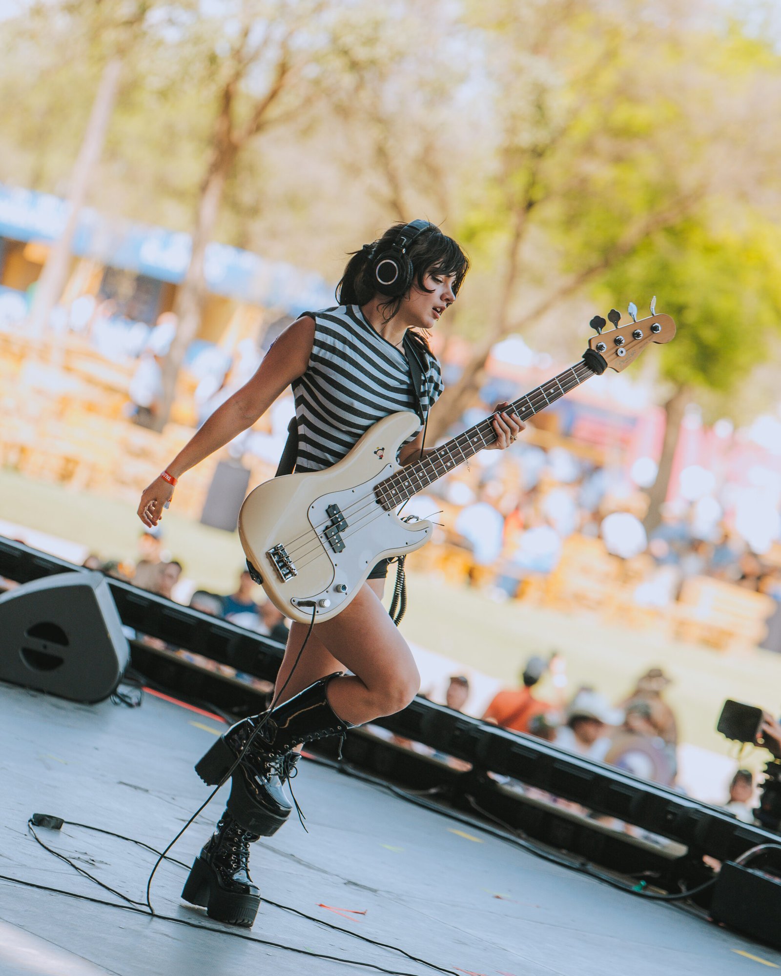 Pacífica conecta con el público con su estilo alternativo.