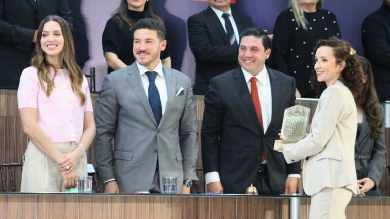 Entrega Salinas Victoria Presea al Mérito Cívico 2026