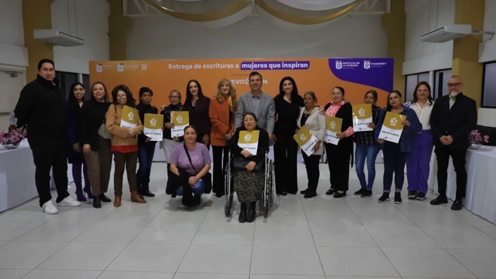 Entregan escrituras a mujeres en situación vulnerable en NL