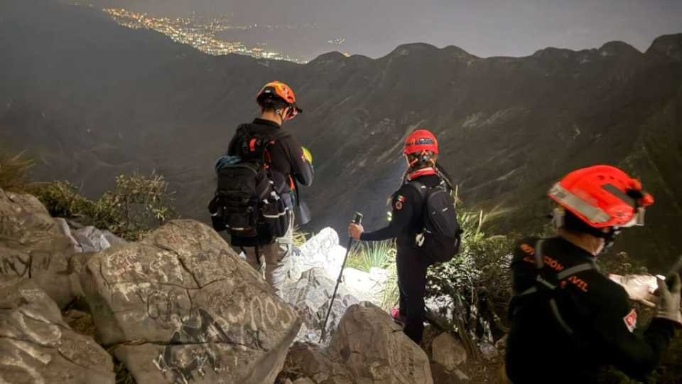 Rescatan a excursionistas en el Cerro de la Silla