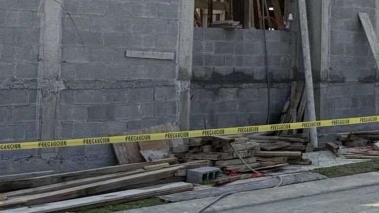 Muere albañil tras caer de un andamio en obra de Allende