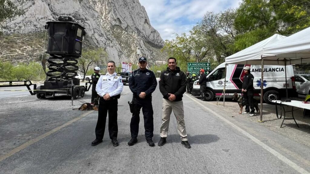 Operativo de seguridad en La Huasteca Santa Catarina