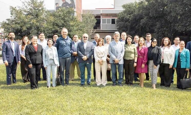 Refuerzan alianza entre escuelas y empresas en Nuevo León