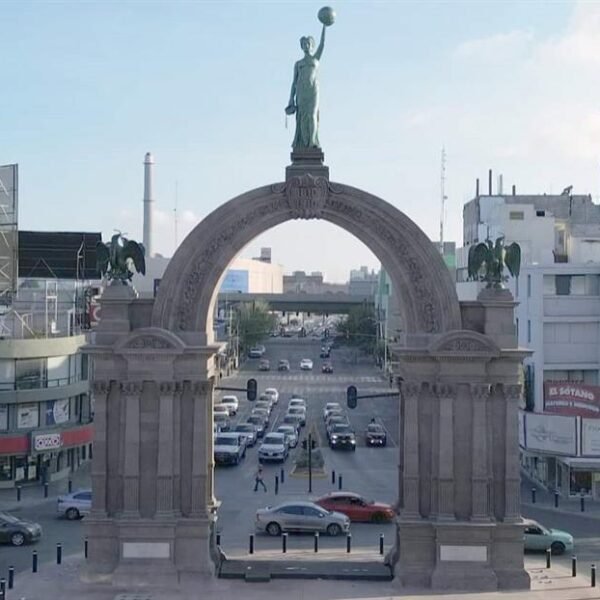 Pide INAH frenar obras en Arco de la Independencia