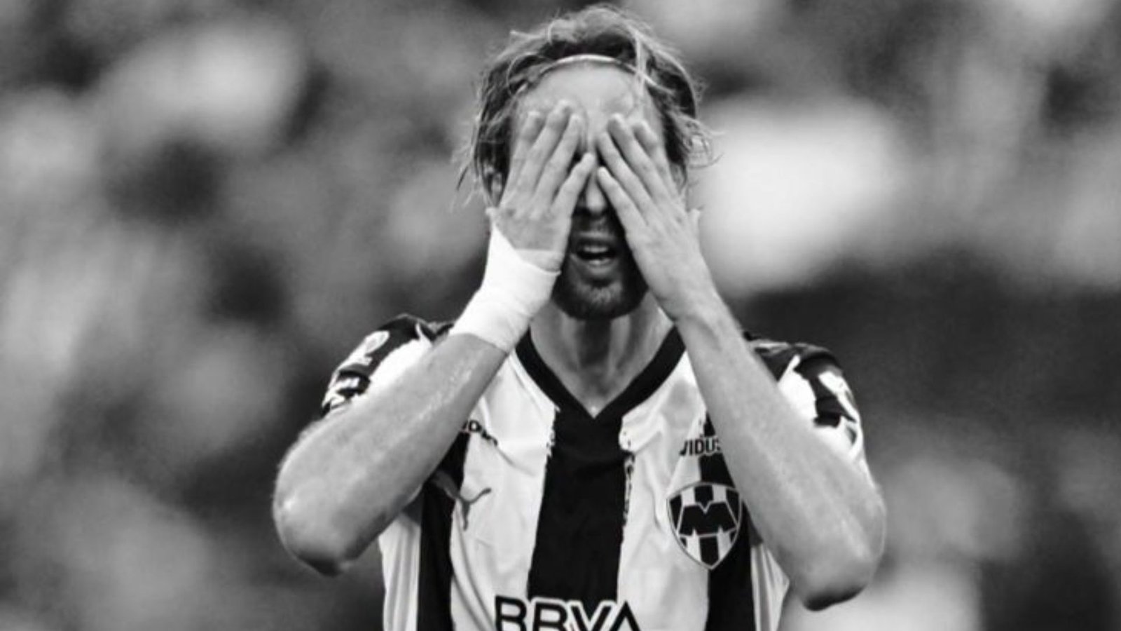 Sergio Canales deja la capitanía de Rayados tras petición al cuerpo técnico