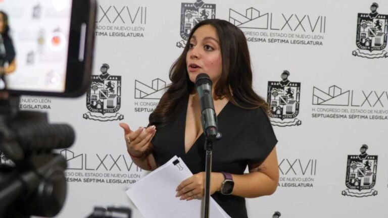 “protesta aumento transporte Nuevo León Morena Congreso”