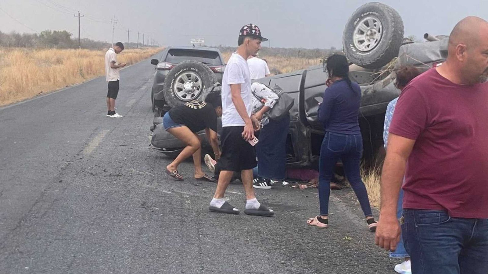 accidente carretera Bustamante camioneta volcadura NL