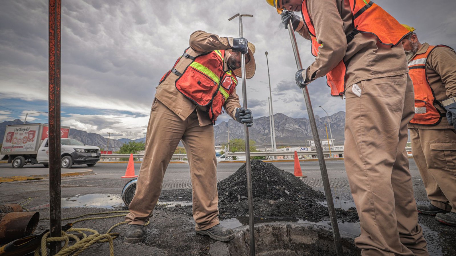 Atiende AyD miles de reportes y mejora red sanitaria