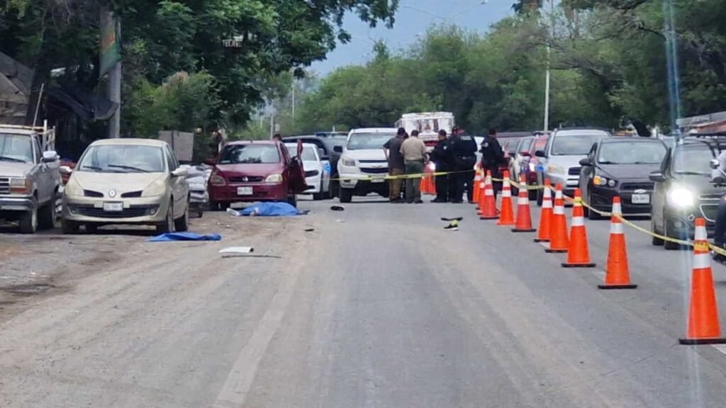 accidente tráiler Carretera Nacional Santiago Nuevo León atropello