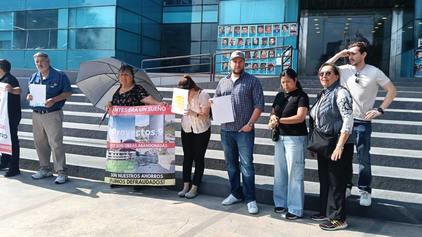 Protestan por fraude inmobiliario en Nuevo León
