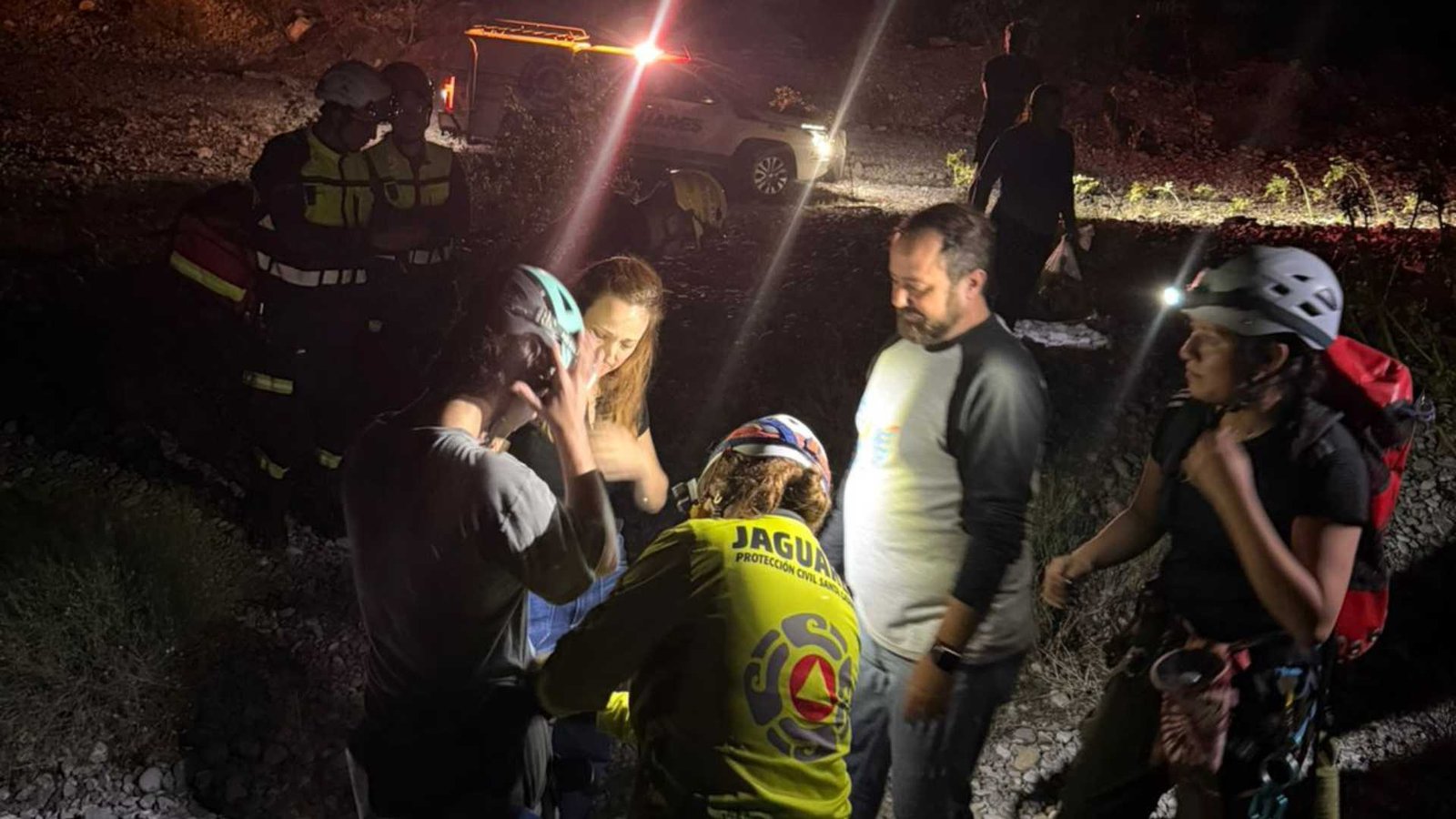 Rescatan a menor extraviado en La Huasteca, Santa Catarina