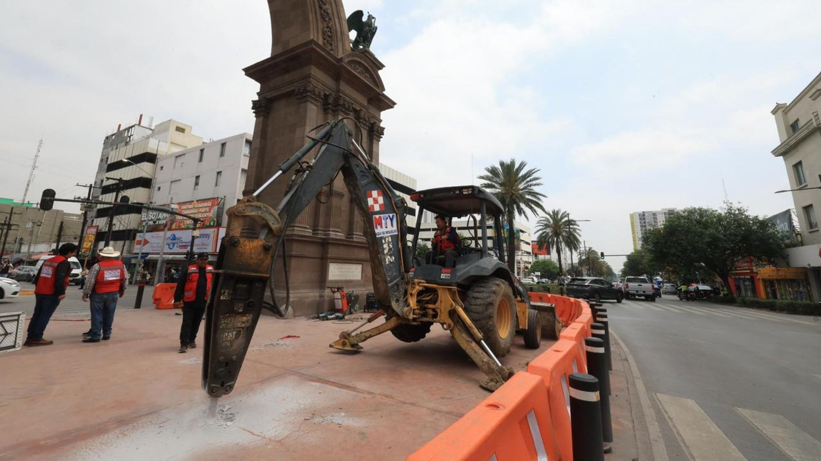 Estado pide frenar obras en Arco de la Independencia