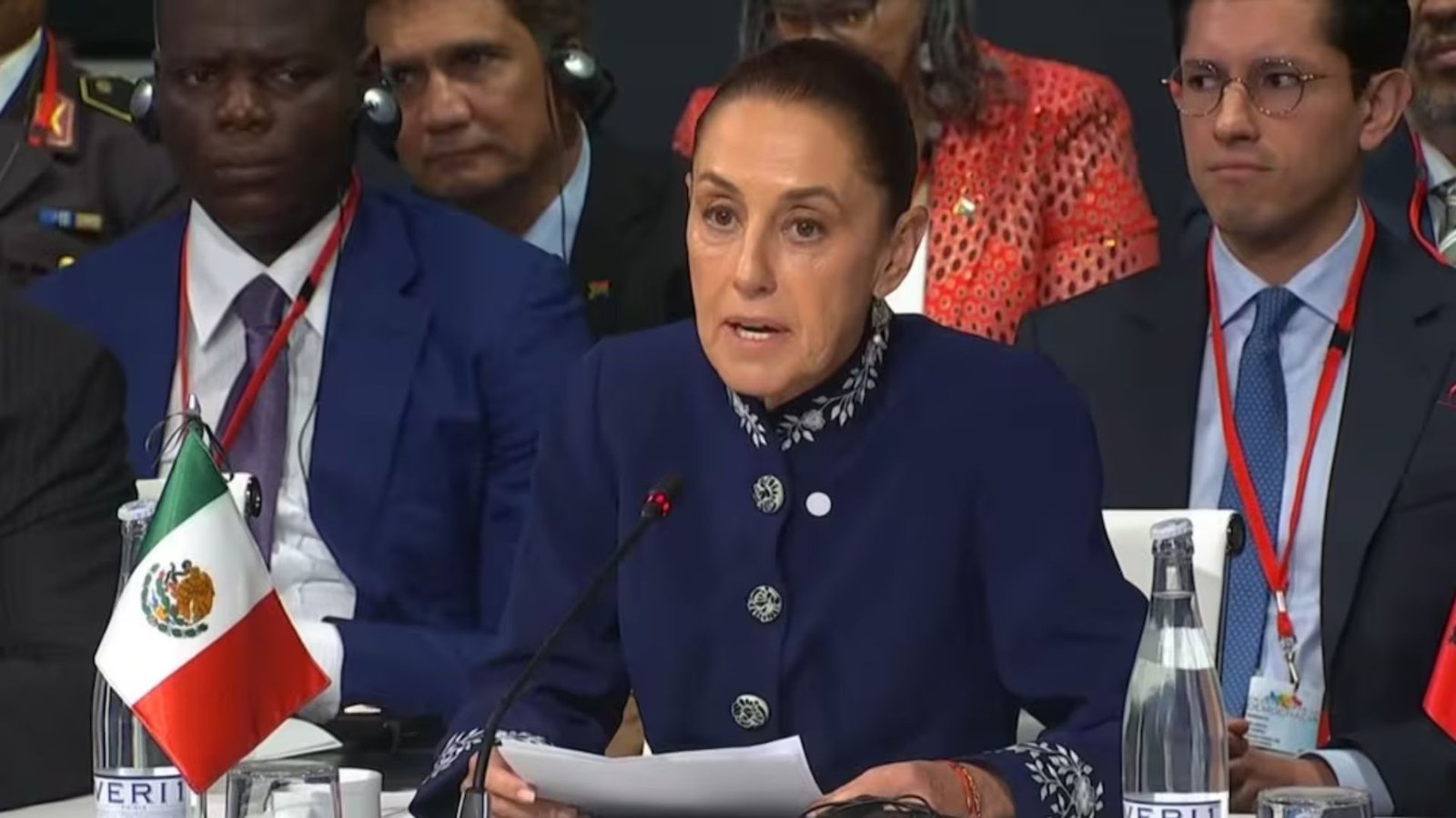 Sheinbaum regresa a México tras gira en España