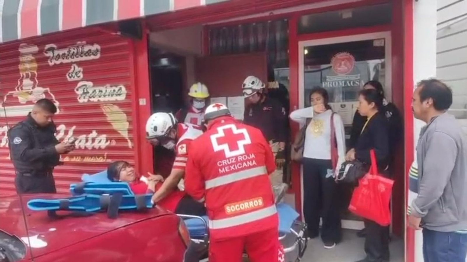 Máquina de tortillería atrapa mano de trabajadora en Guadalupe