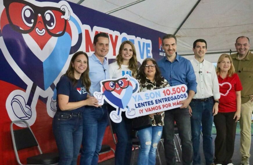 Monterrey entrega más de 10 mil lentes gratuitos