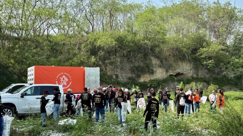 Limpian Río Santa Catarina: retiran 70 toneladas de basura
