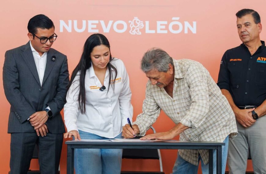 Tras 30 años, regularizan viviendas en Juárez NL