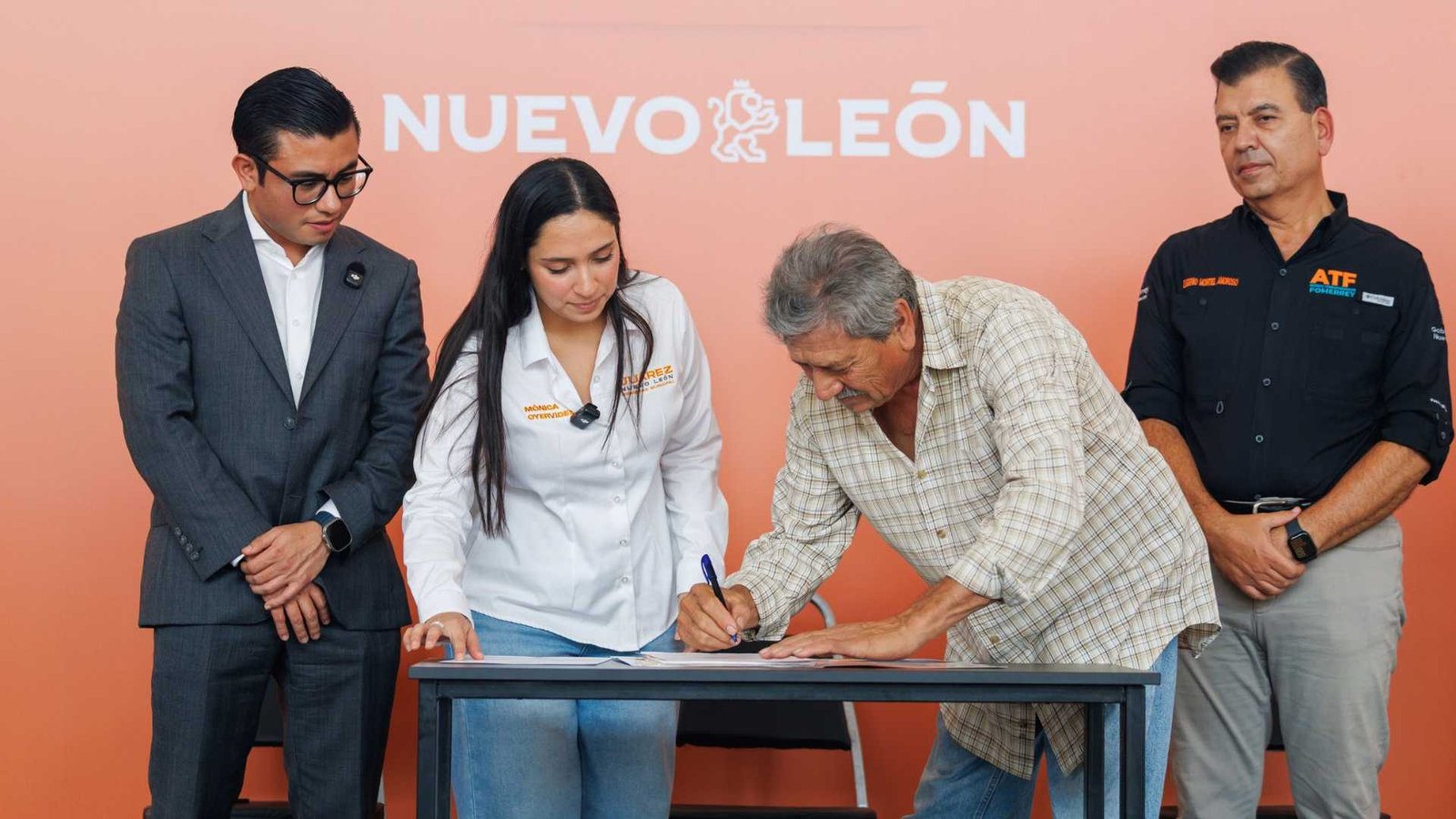 Tras 30 años, regularizan viviendas en Juárez NL