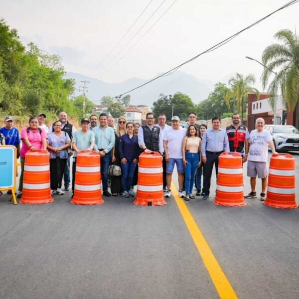 Mejora Santiago movilidad con ampliación de calle en Los Cavazos