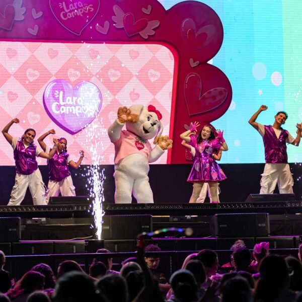Celebran el Día del Niño en NL con show de Lara Campos