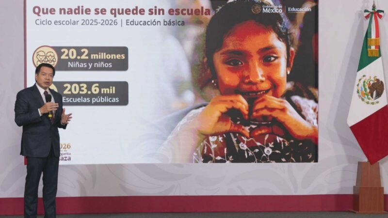 Inicia entrega de Beca Rita Cetina a 9.9 millones de estudiantes