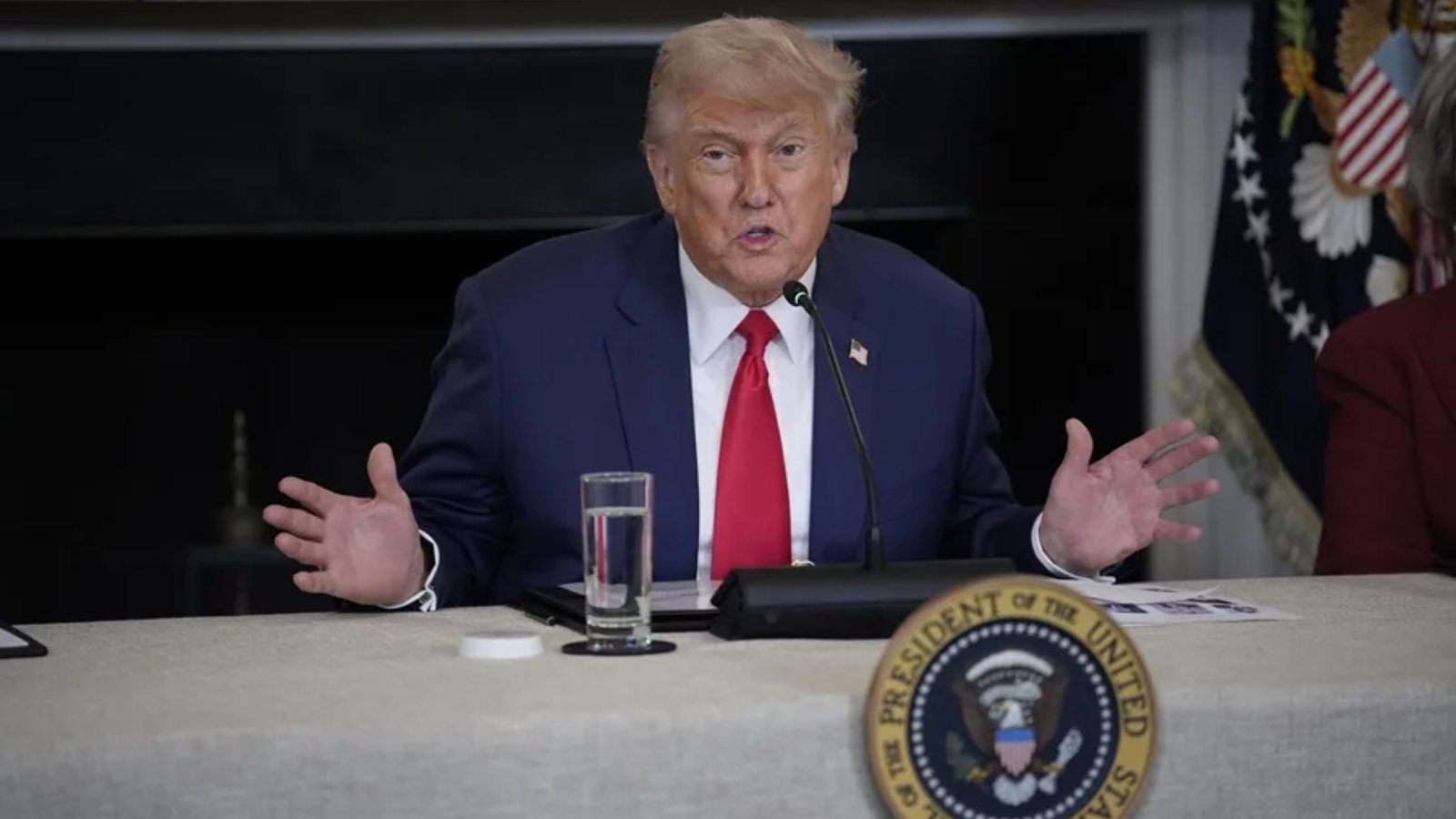 Trump plantea cambio de régimen en Irán