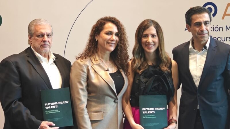 Estudias… pero no te contratan: la nueva crisis laboral en México