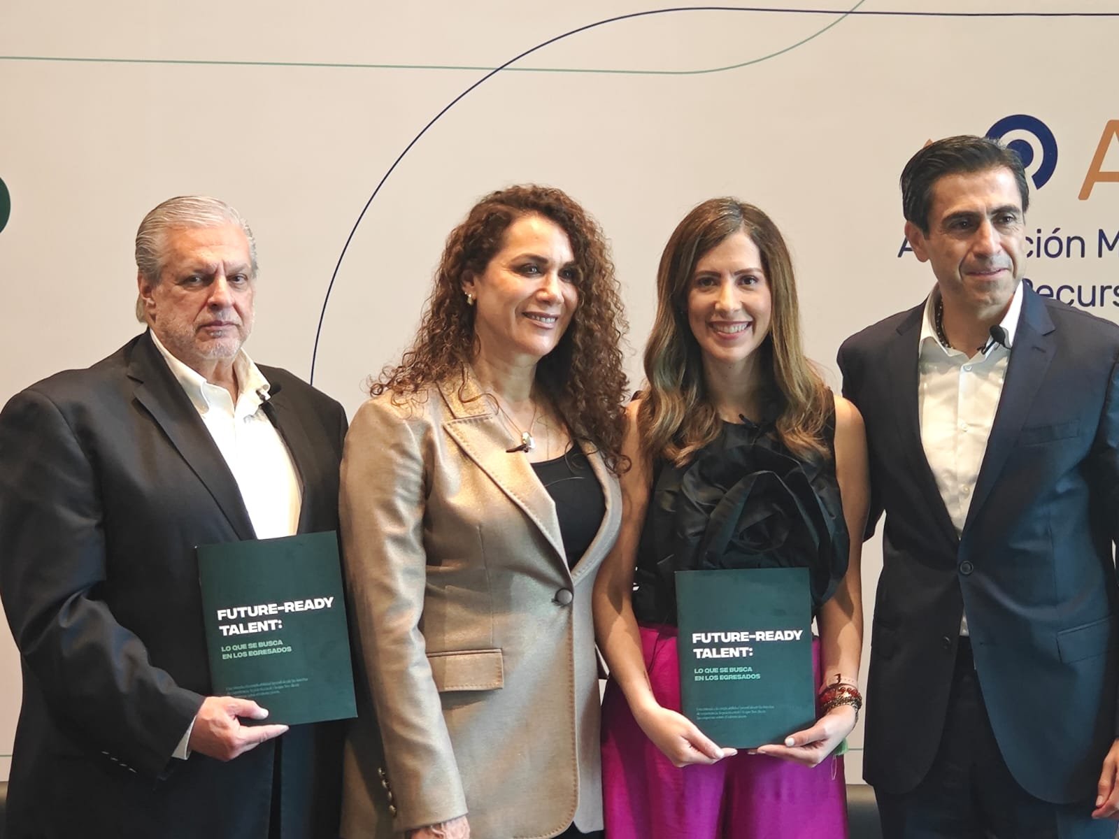 Estudias… pero no te contratan: la nueva crisis laboral en México