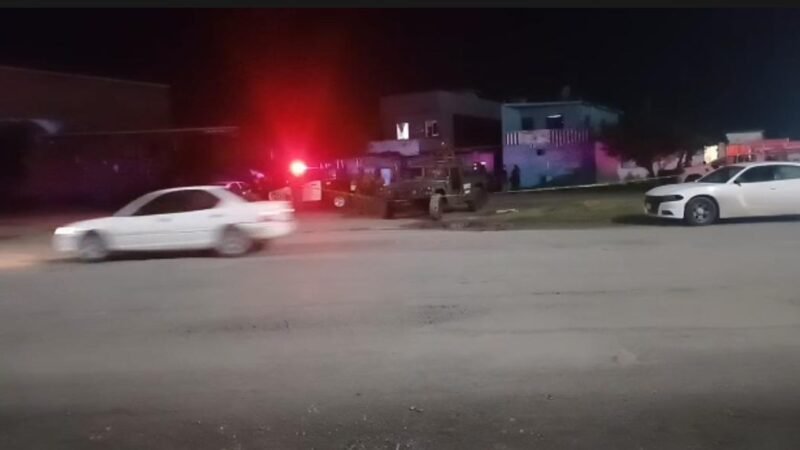 Asesinan a hombre junto a tienda de conveniencia en Cadereyta