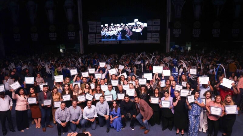 San Nicolás celebra a más de 4 mil maestros