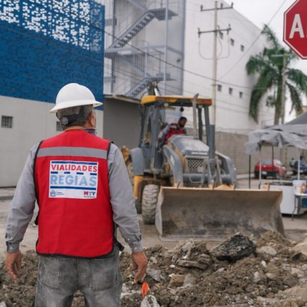 Adrián de la Garza abre calle Villagrán rehabilitada