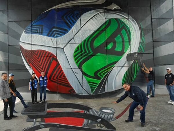 Inaugura San Nicolás mural 3D mundialista