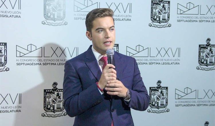Mantiene Jesús Elizondo en duda su candidatura en Morena