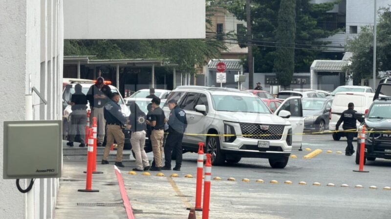 Balean a mujer y pide auxilio en Centro Médico del Obispado