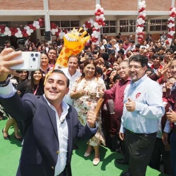 Manuel Guerra encabeza Mudanza Fest del CBTIS 299 en García