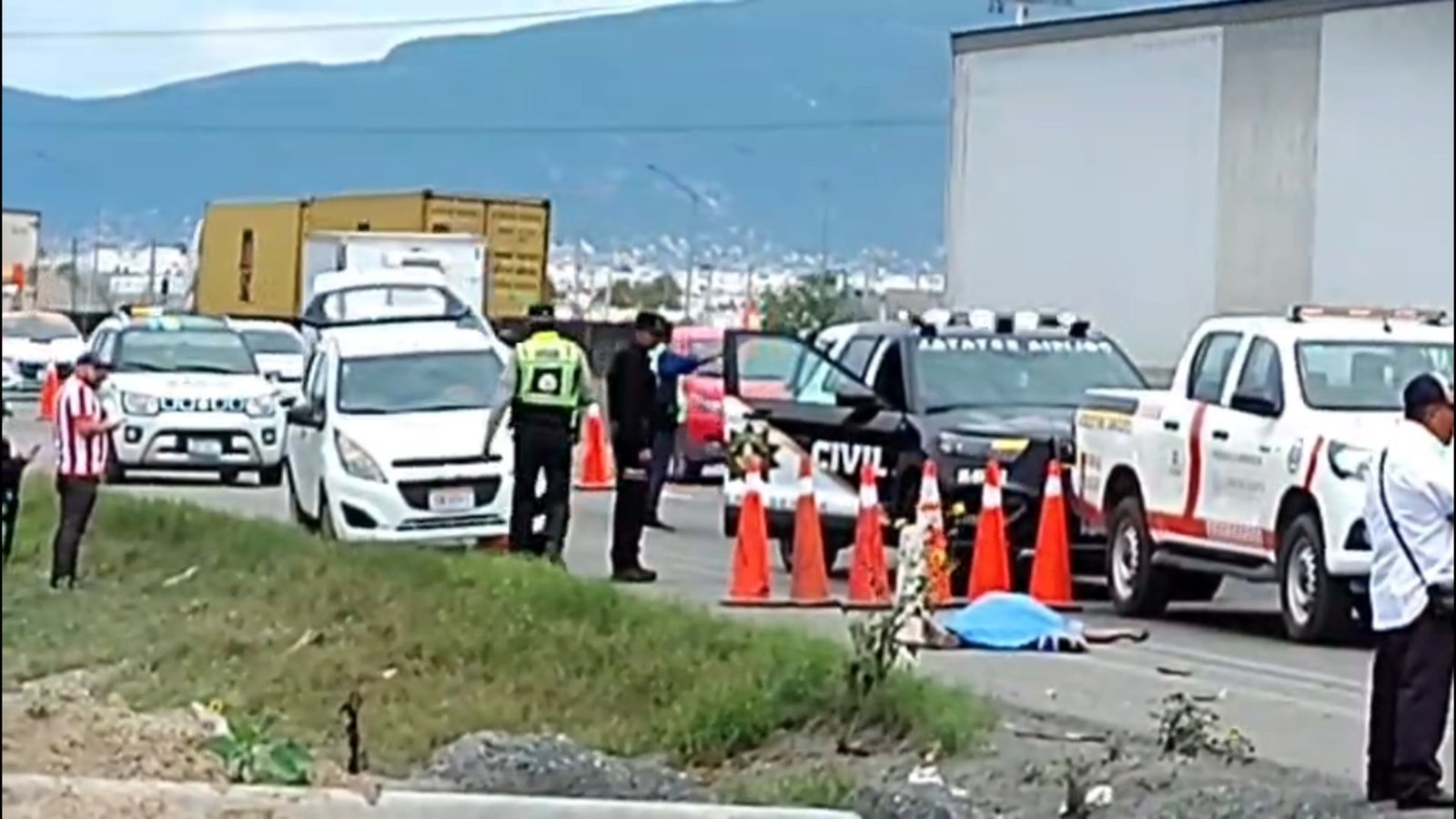 Hombre pierde la vida arrollado en Libramiento Noreste en García