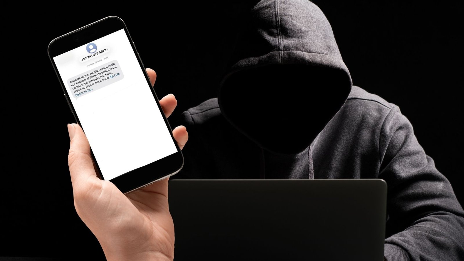 Alertan fraudes por falsas multas enviadas por SMS en NL